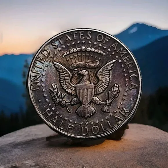 1967 P Kennedy Half Dollar 40% SILVER  *AU - ABOUT UNCIRCULATED* *FREE SHIPPING* - Picture 2 of 2